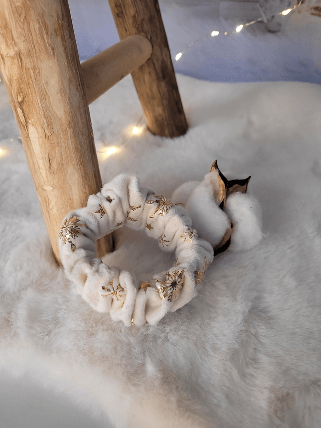 Chouchou blanc cassé flocon ❄️ dorés 