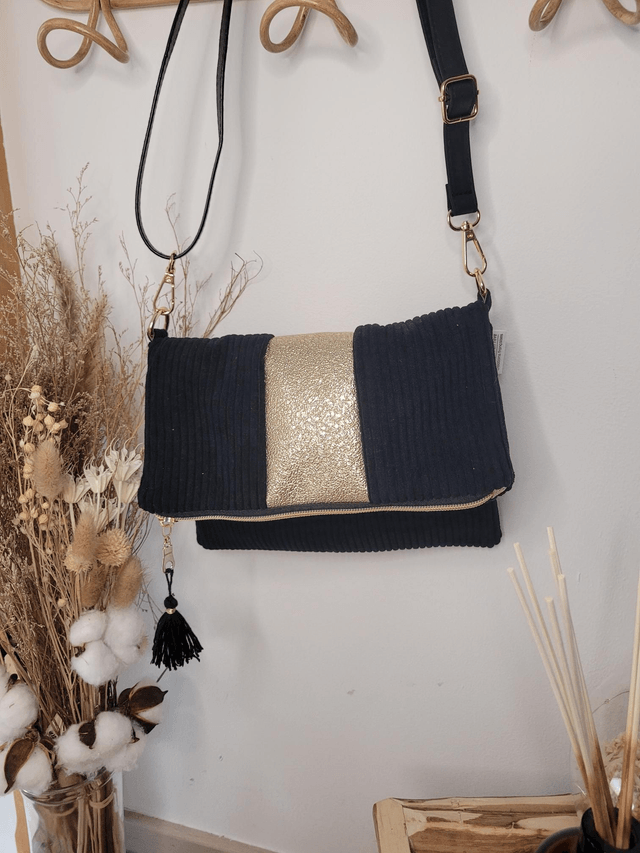 Pochette/ sac à main noir rabat simili cuir