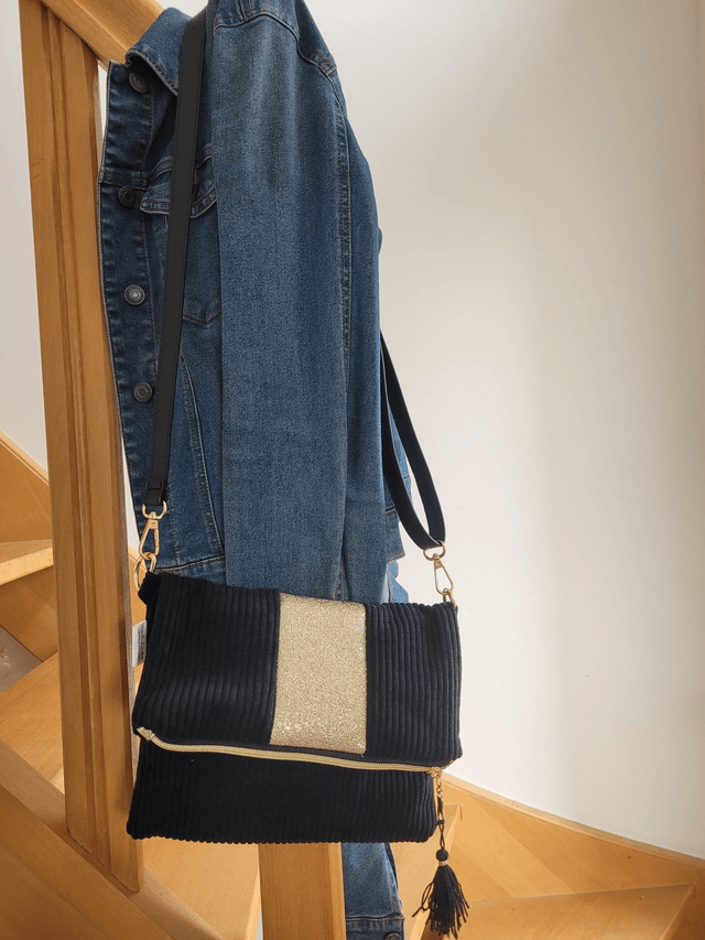 Pochette/ sac à main noir rabat simili cuir