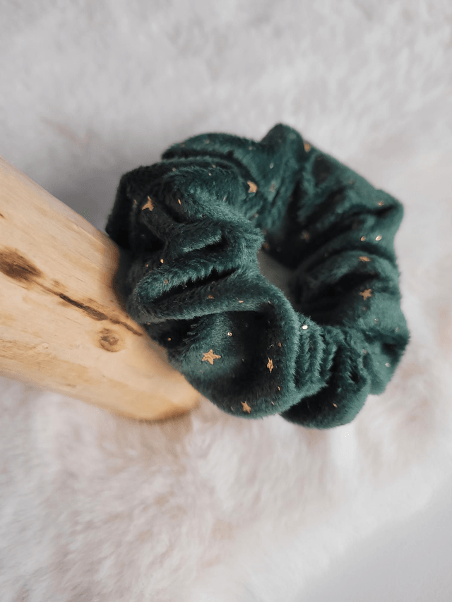 Chouchou vert 🎄 et étoiles dorées 